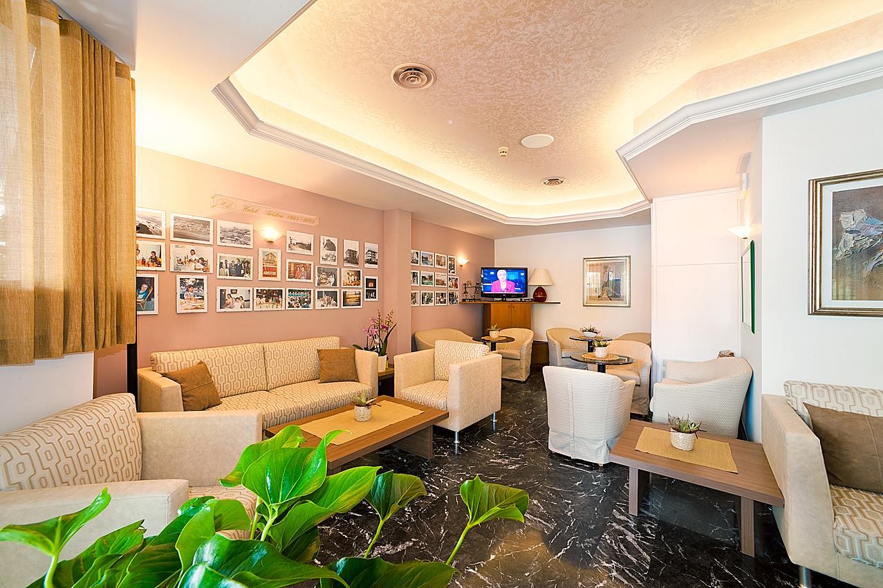 Hotel Ariston บิบิโอเน ภายนอก รูปภาพ
